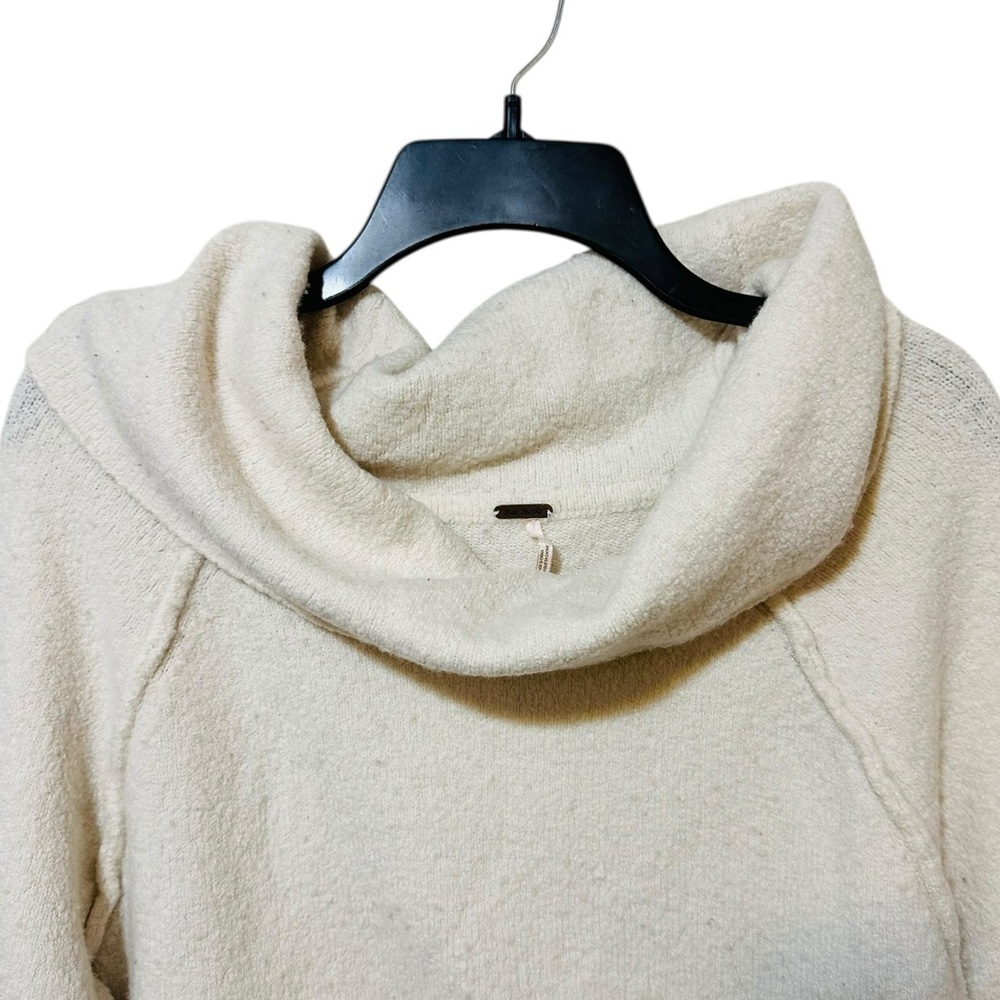 FREE PEOPLE ivory wool blend oversized fuzzy cowl neck sweater size Medium - Picture 3 of 5